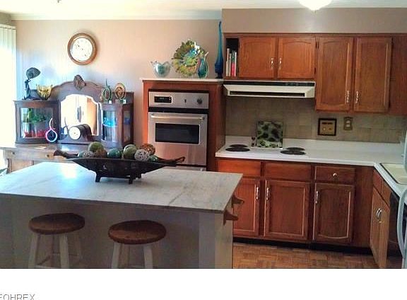 5th image of 645 Woodside Ave