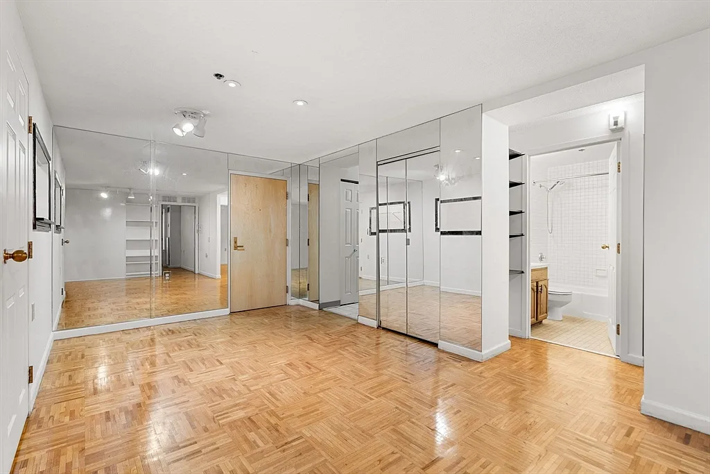 2 bed, 1.0 bath, 792 sqft, $3,350 — Photo 3