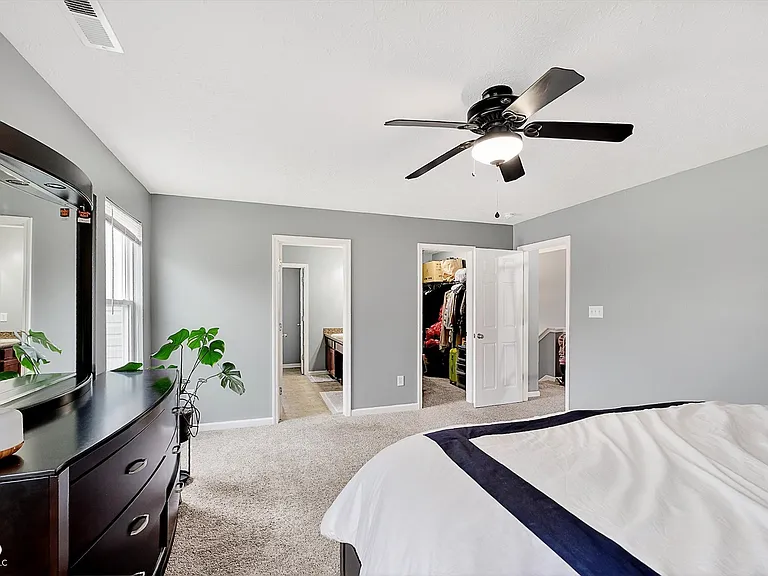15472 Old Pond Cir — Photo 16