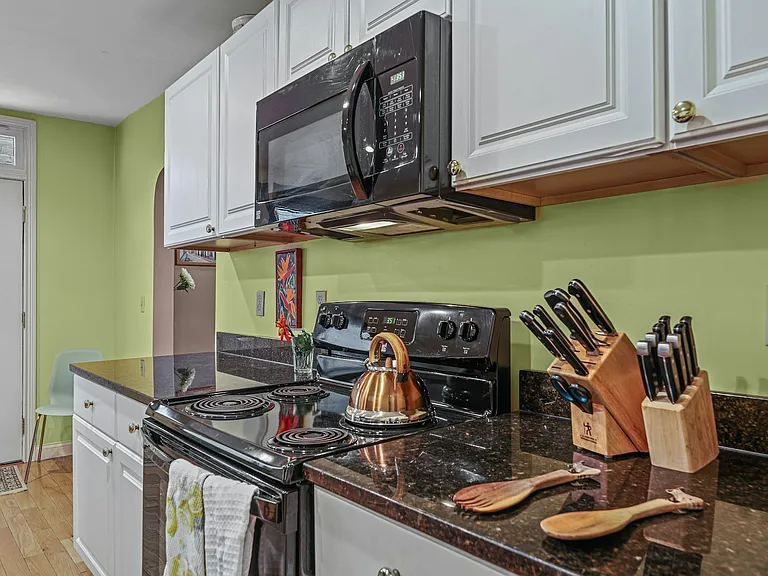 804 Main St — Photo 17