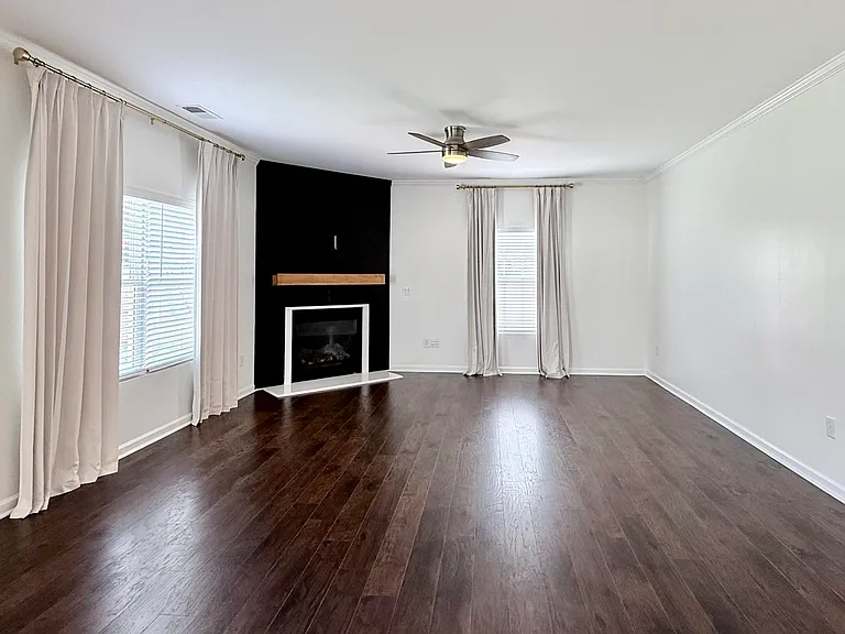 4604 Miller Dr — Photo 9