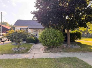 800 S Line St, Chesaning, MI 48616