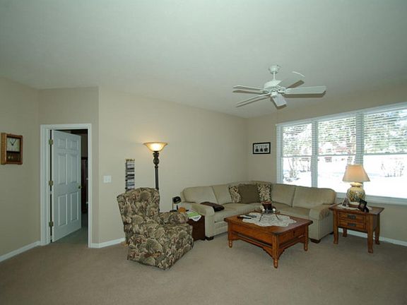 4th image of 224 Armadale Way #1