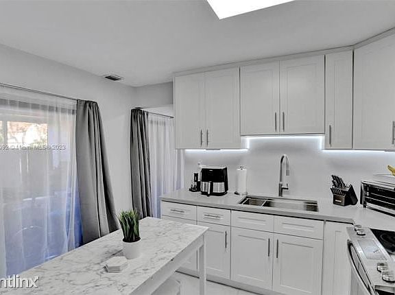 5th image of 9748 Northwest Blvd #4