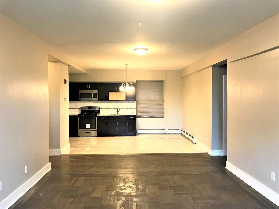 1st image of 114 N Arlington Ave
