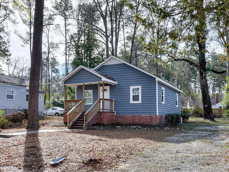 2818 Hazel St — Photo 1