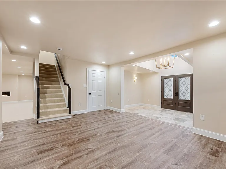 9036 Jeffery Rd — Photo 10