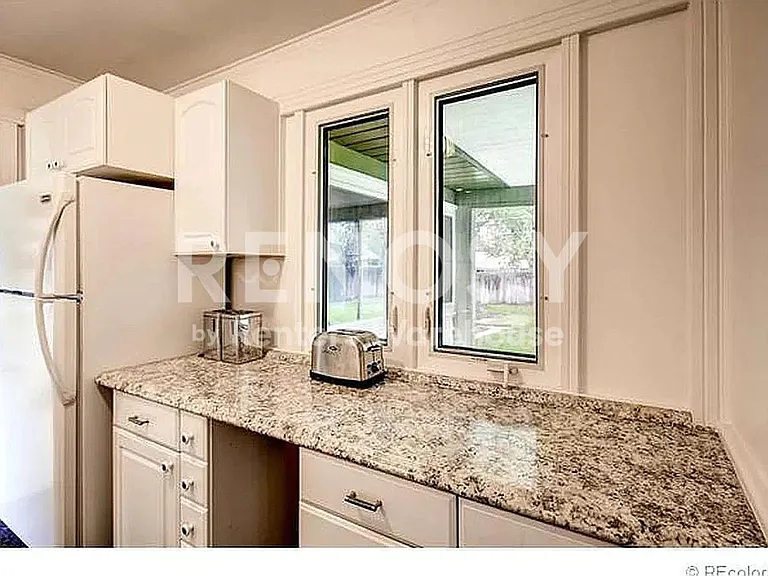 3030 S Bellaire St — Photo 12