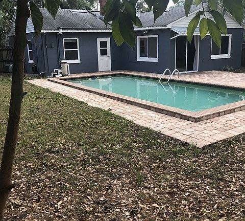 2nd image of 919 Mayfair Cir