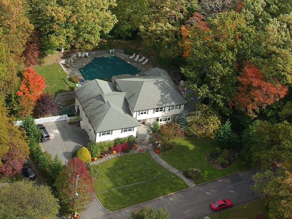1st image of 6 Salem Dr