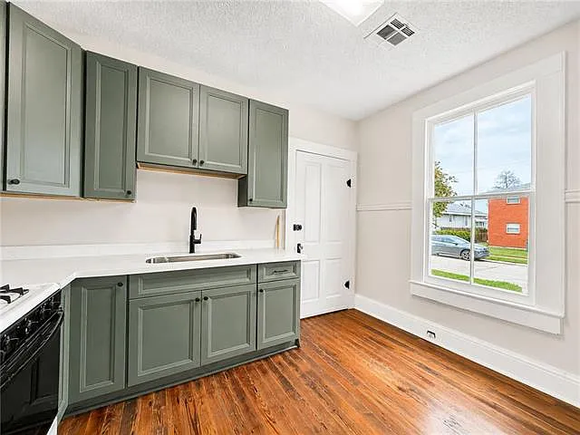 100 Papworth Ave — Photo 9