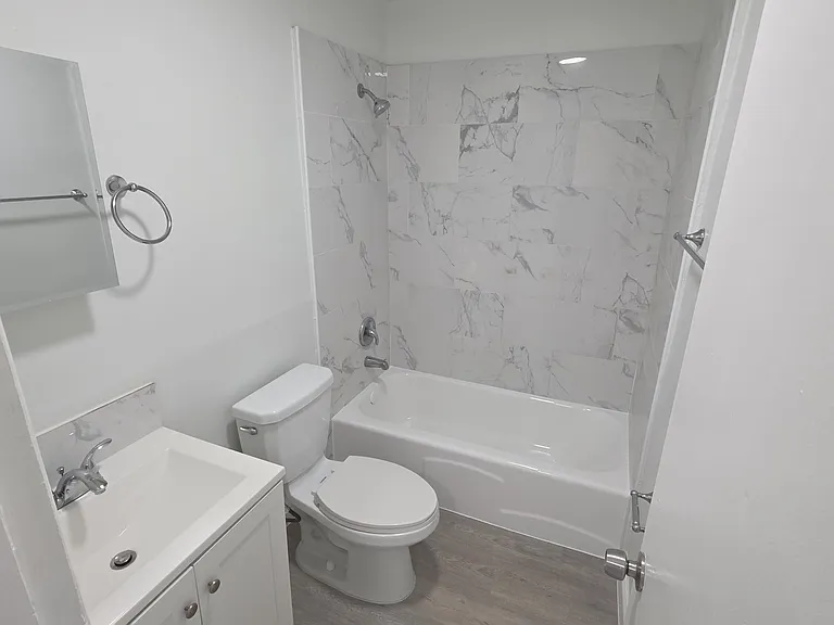 7311 Venetian St #6 — Photo 5