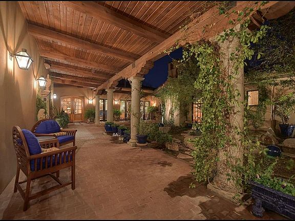 4th image of 901 Vista Mia Ct