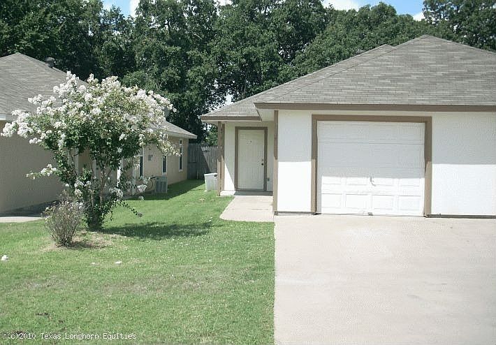 2nd image of 2732 James Rd