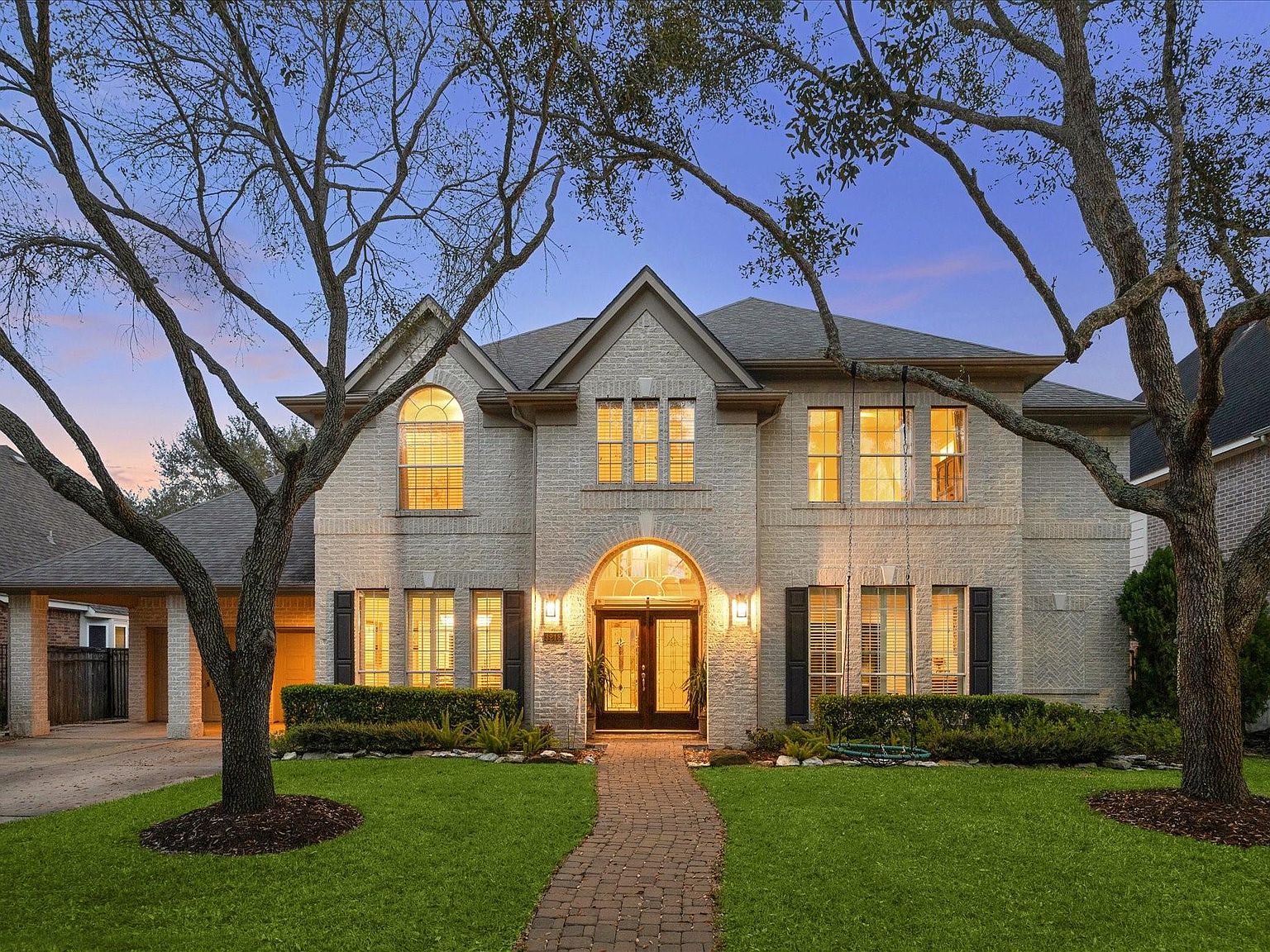3218 Oakland Lake Cir