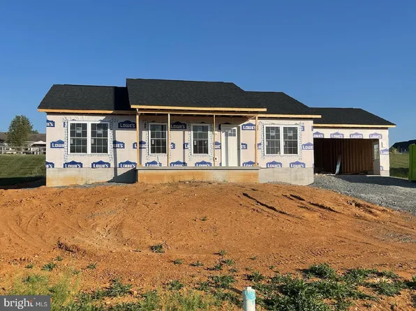 12163 Red Hawk Dr, Waynesboro, PA 17268