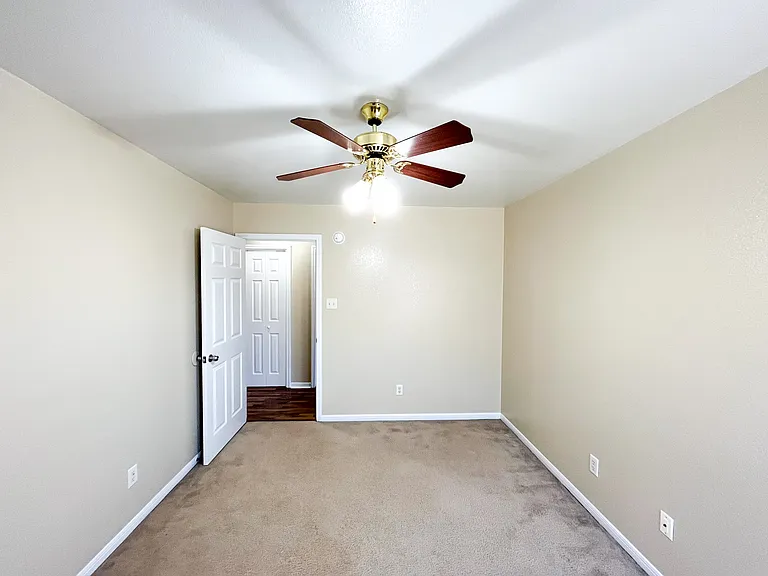 1303 Nicholas Cir #B — Photo 27