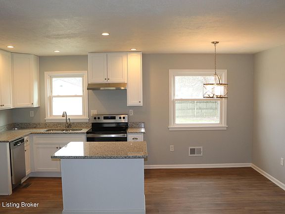 3rd image of 7619 Alyssum Dr