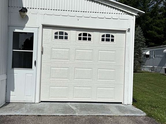 3rd image of 230 Deer Dr