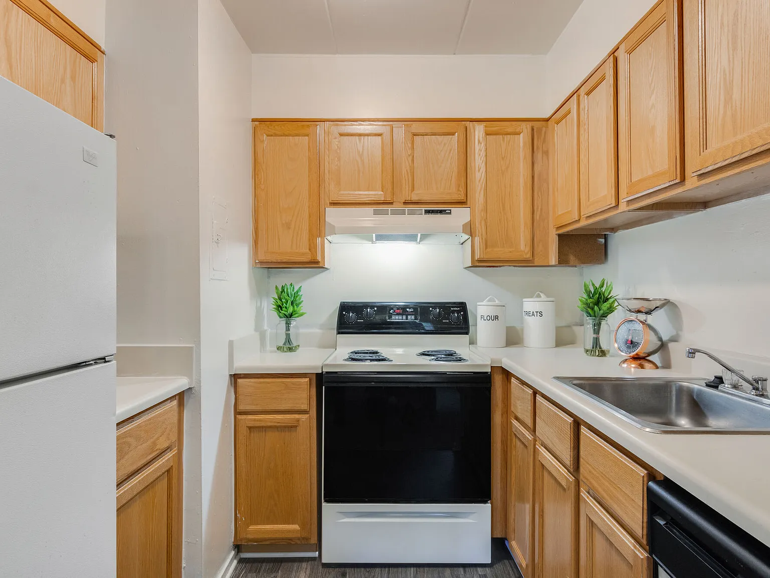 Parkway Apartments — Photo 2