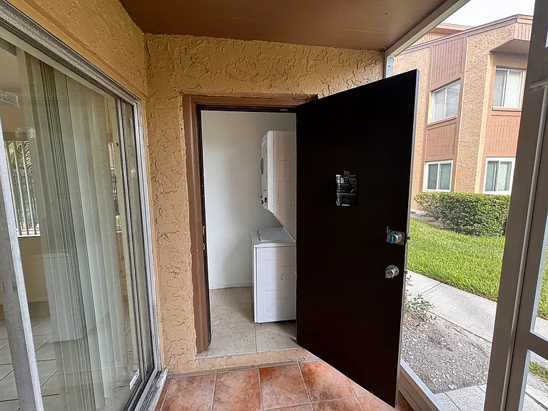 1575 Greenlea Dr #1 — Photo 15
