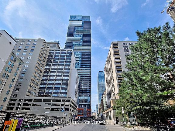 2nd image of 7 Grenville St #2605
