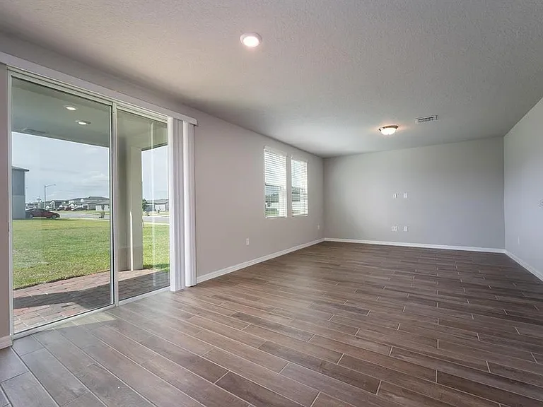 5252 Sanders Oak Trl — Photo 10