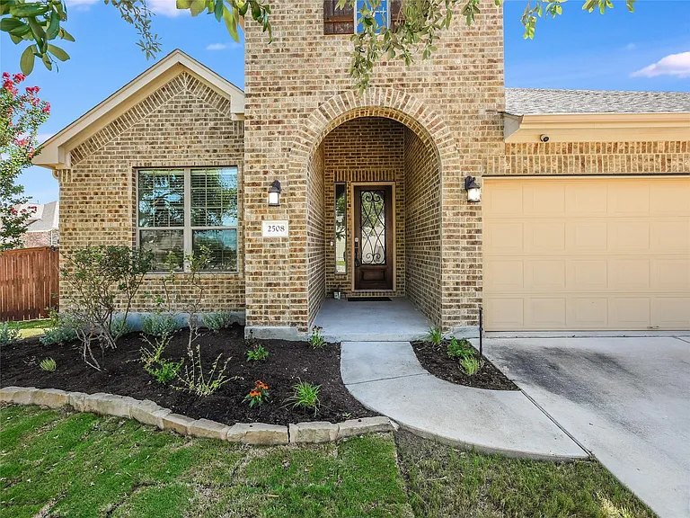 2508 Hilltop Divide Ln — Photo 3