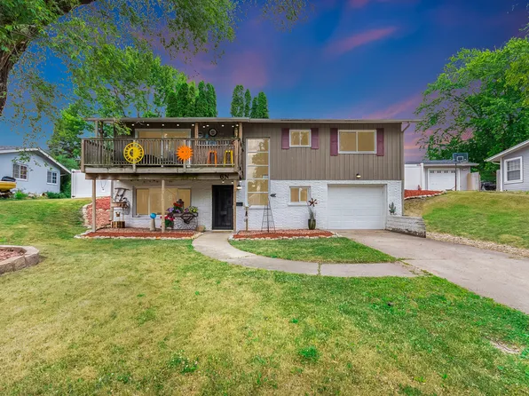 6 N Bereman Rd, Montgomery, IL 60538