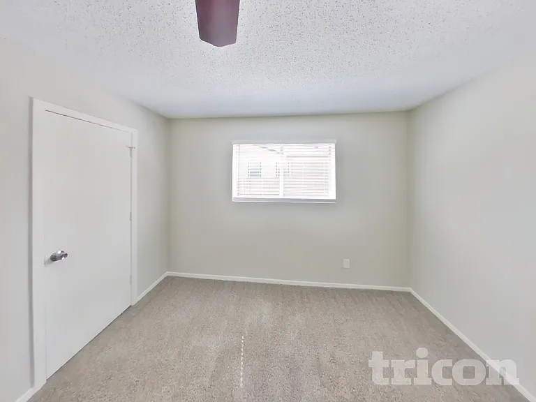 824 Hollow Creek Rd — Photo 9