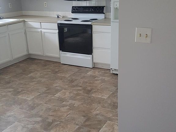 4th image of 1341 Red Stone Dr