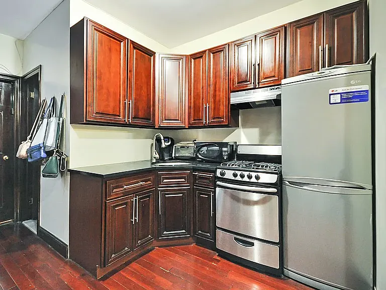 424 Amsterdam Ave #2S — Photo 7