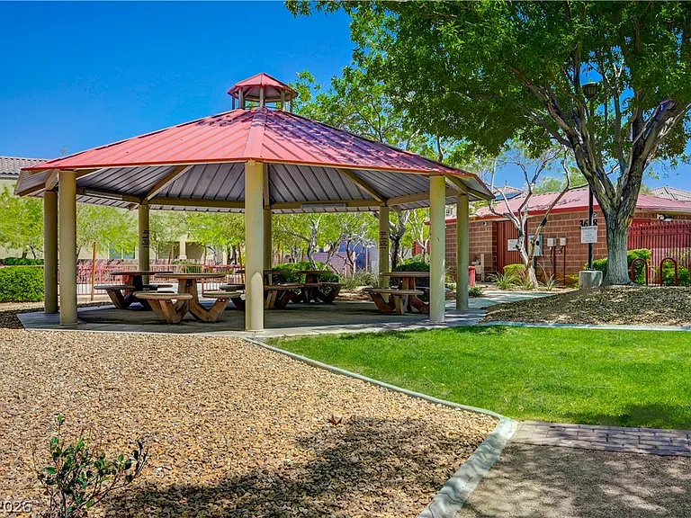 10592 Valdosta Ave — Photo 52