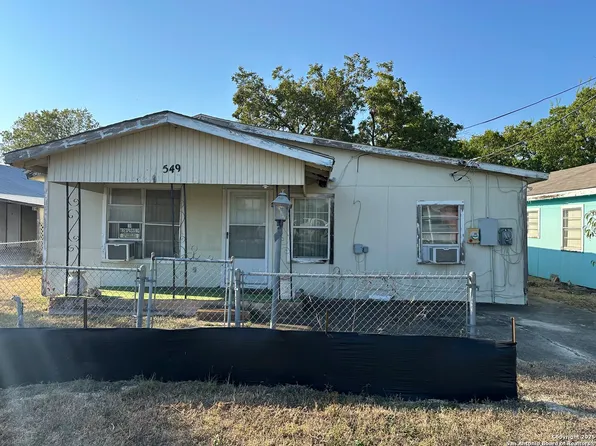 549 Collins, Seguin, TX 78155