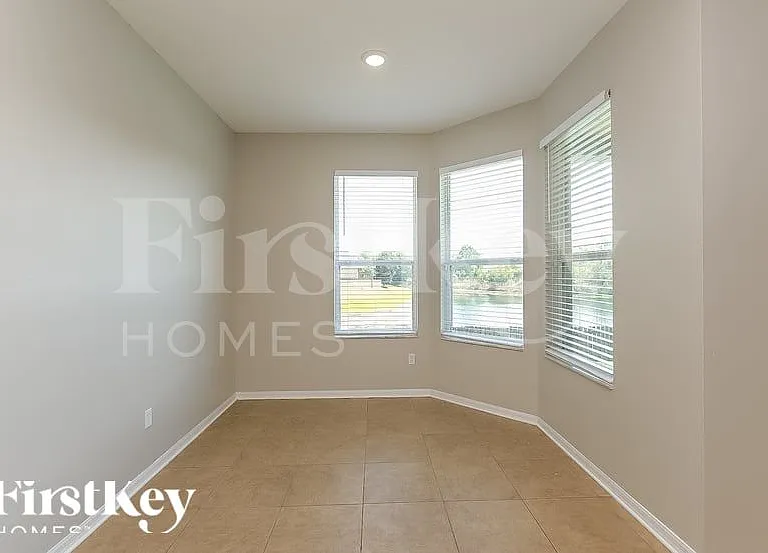 5710 Butterfield St — Photo 13