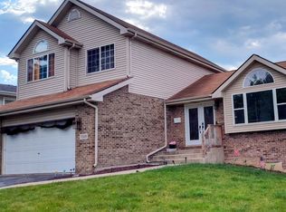 1028 Blackhawk Dr, University Park, IL
