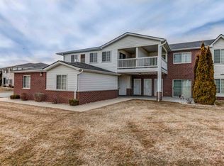 827 Lannon Ter, Racine, WI 53406