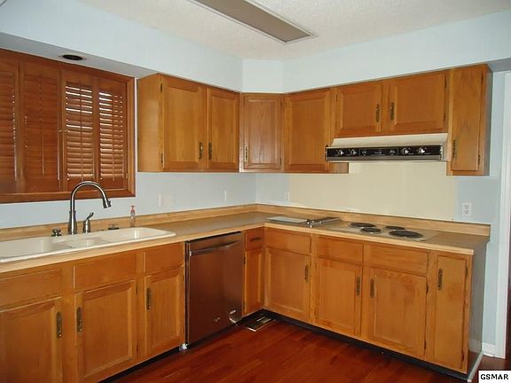 5th image of 218 Mountain Vista Dr
