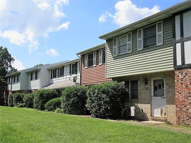 2 bed, 900 sqft, $1,035 — Photo 3