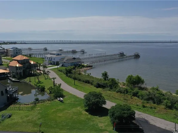 Jacqueline Dr, Slidell, LA 70458