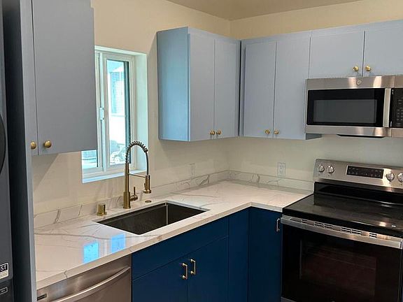 4th image of 7048 Murietta Ave