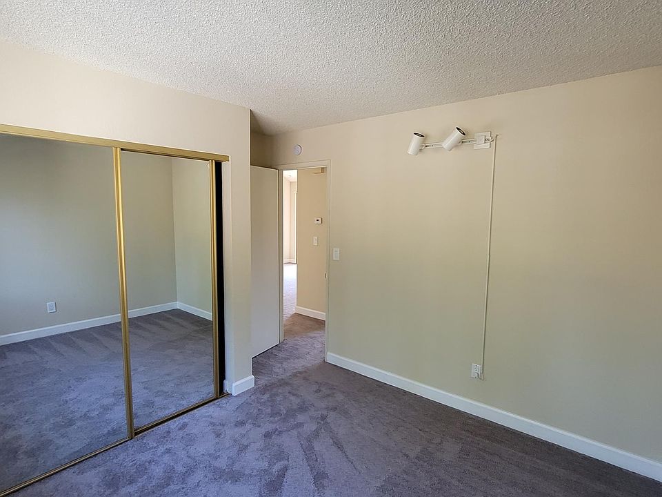 1st image of 5047 Shalimar Cir