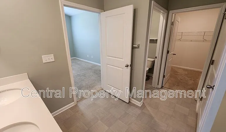 731 Liberty Walk Ln — Photo 24