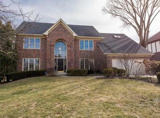 1242 Midwest Ln, Wheaton, IL 60189