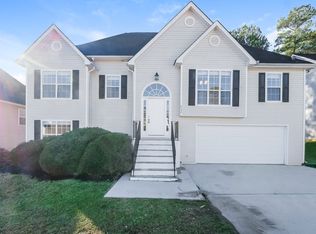 8062 Mustang Ln, Riverdale, GA 30274