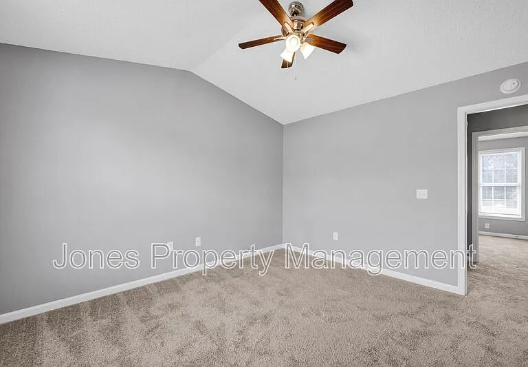 500 Jackson Park Rd #12 — Photo 25