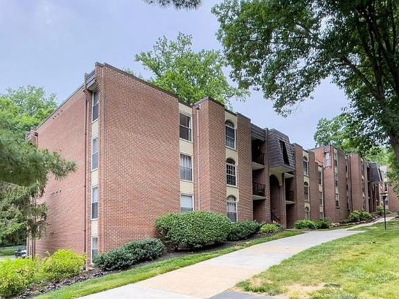 2nd image of 3326 Woodburn Village Dr APT 22