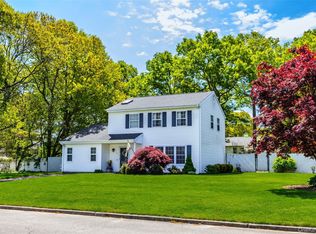 2 Blair Court, Coram, NY 11727