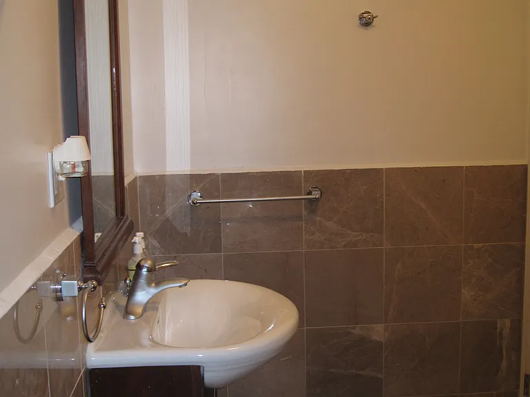 4420 N Kimball Ave — Photo 6