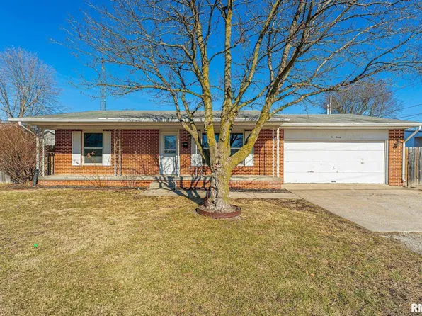 220 Burlington St, Lincoln, IL 62656